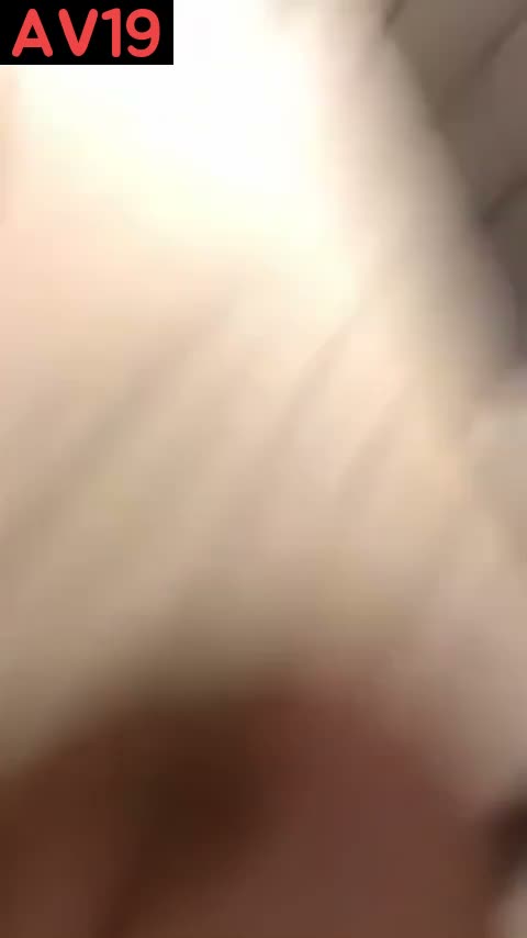 딜도로 쑤셔대네