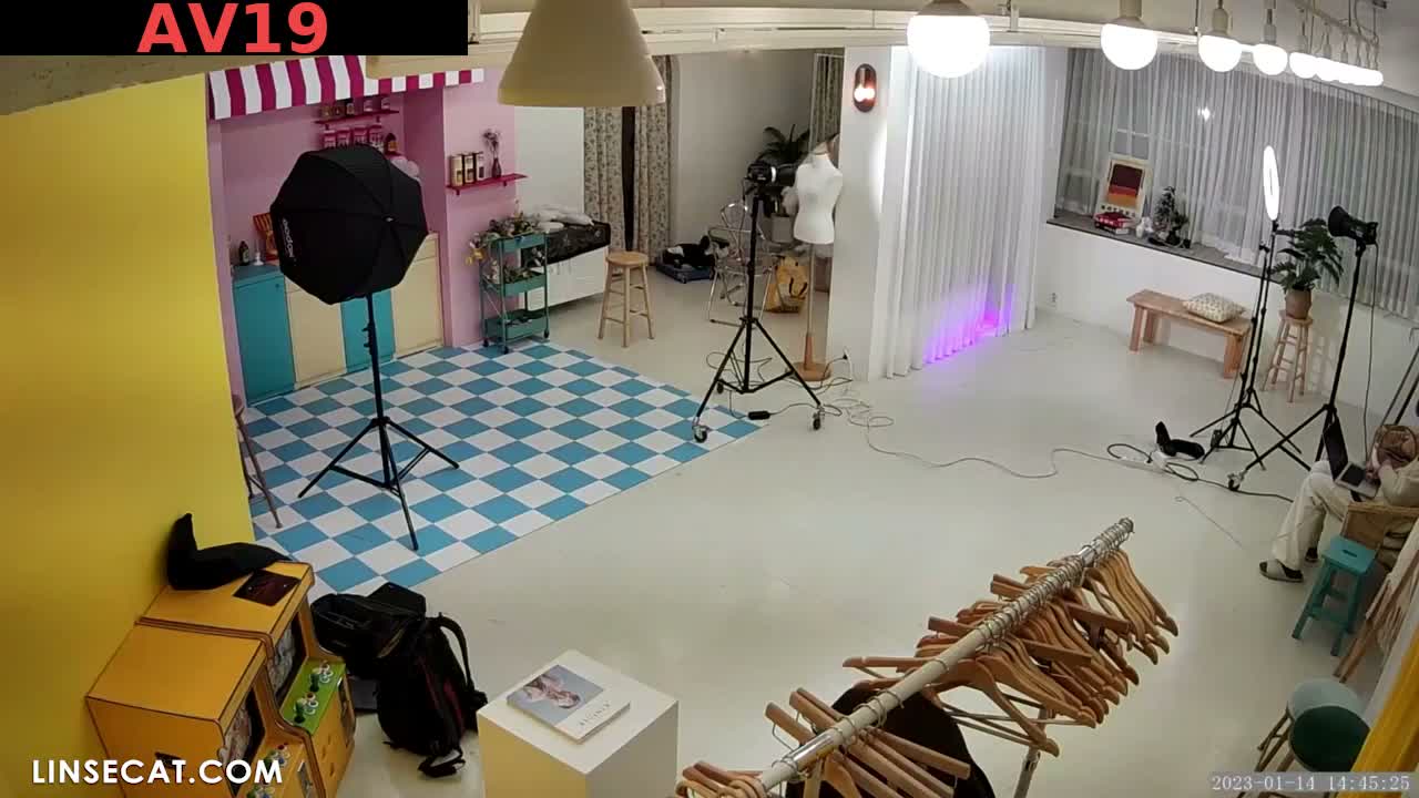 [신작] 한 사진 스튜디오의 촬영 현장이 유출되었습니다. 섹시한 란제리를 입은 여성들과 귀여운 코스프레를 한…